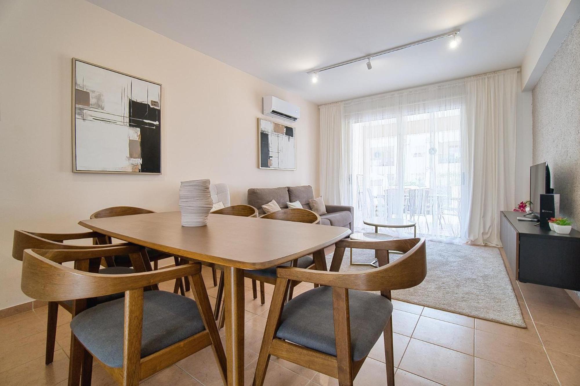 Royal Seacrest F G6 Apartment *